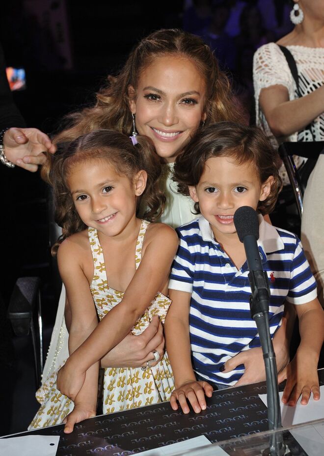 Jennifer Lopez com os gémeos Maximilian David e Emme Maribel