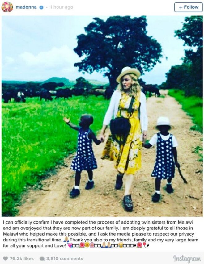 Madonna anunciou recentemente ter adotado duas meninas gémeas do Malawi.