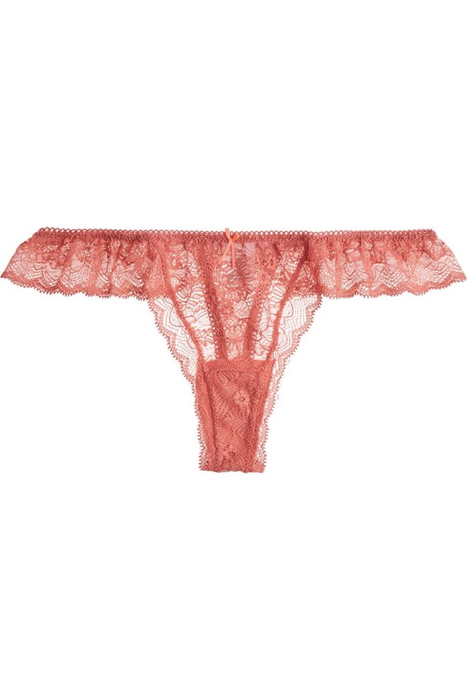 Cuecas em renda e nylon, €60, Eberjey