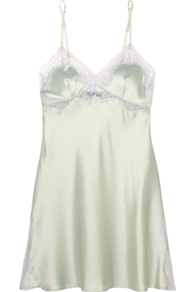 Camisa de noite em seda, €198, Elle Macpherson Body