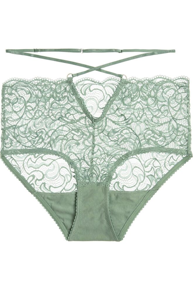Cuecas em renda e nylon, €44, Lonely, em net-a-porter.com