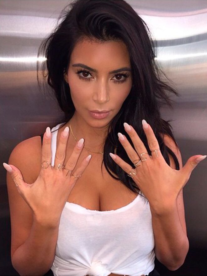 "Ando sempre com uma lima e um cortador de cutículas na mala. Sou obcecada pelas as minhas unhas, principalmente se estiverem lascadas."