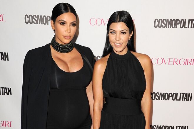 "Eu e a Kourtney estávamos juntas na mesma aula de espanhol no secundário. Eu era tão inteligente que avancei um ano! Estou a brincar! Ela teve de repetir um ano. Mas foi o melhor de todos porque estávamos juntas."