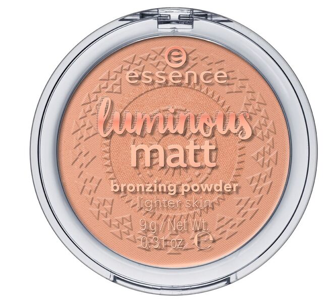 Luminous Matte Bronzing Powder, €3,79, Essence