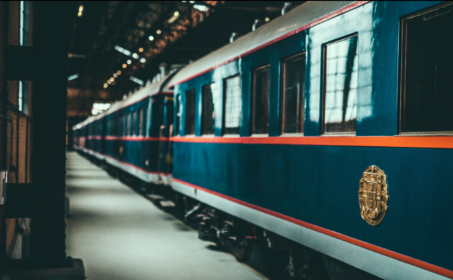 All aboard no Combio Presidencial do Douro | A primeira edição do Comboio Presidencial aconteceu em abril de 2016 e foi um sucesso, regressando em maio deste ano. Agora, há uma nova edição do comboio-restaurante onde se servem refeições preparadas por alguns dos melhores chefs do país. É a vez de Miguel Rocha Vieira, a 7 e 8 de outubro.