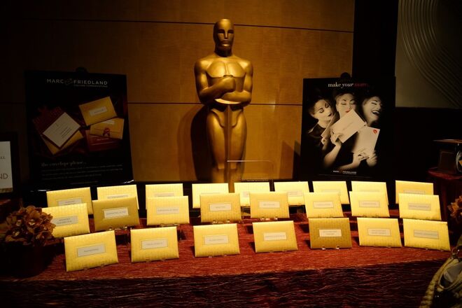 19. Em 1940 o jornal LA Times publicou os nomes dos vencedores antes da cerimónia. Como resultado, a Academia introduziu a tradição do envelope selado.