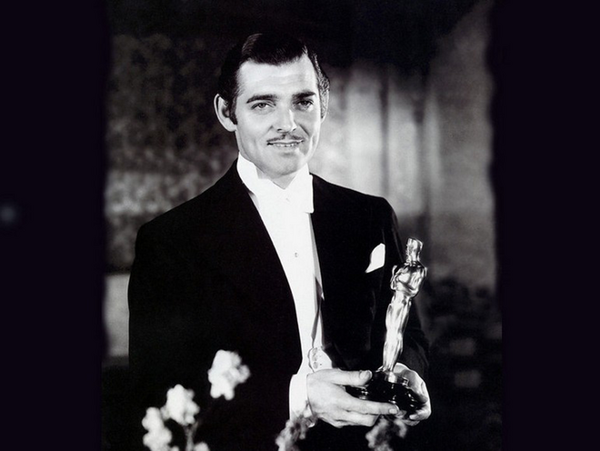 14. O discurso mais pequeno de sempre pertence ao ator Clark Gable, que ganhou na categoria de Melhor Ator 1935 com o filme Aconteceu Naquela Noite. Disse simplesmente duas palavras "thank you".