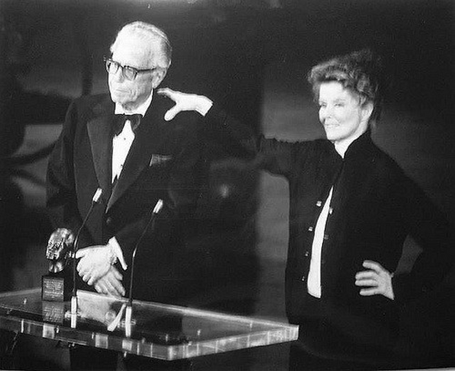 16. A controversa Katherine Hepburn só esteve presente numa edição, em 1974, para apresentar um prémio honorário. Depois de apenas alguns minutos em palco, saiu numa limousine.