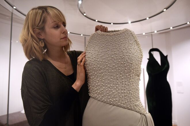 Vestido de Catherine Walker bordado a pérolas (1990)