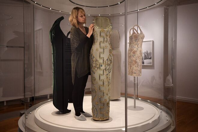 Vestido Versace usado por Diana numa produção para a  Harper's Bazaar