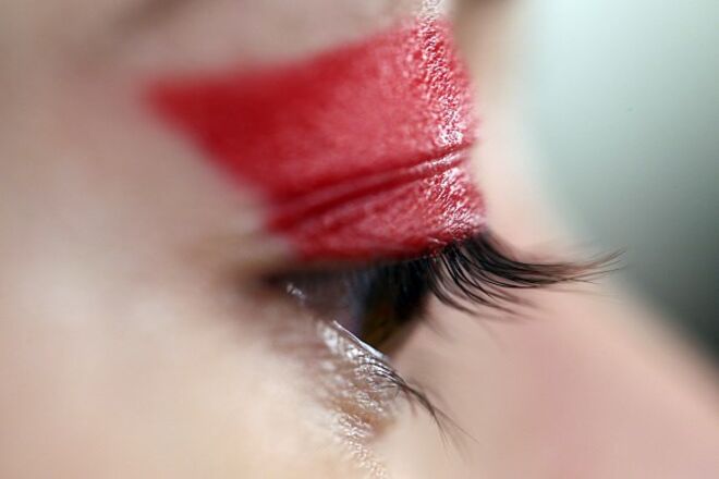 Burned Red - Bastidores do desfile Rebekka Ruetz