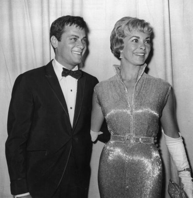 1960 | Tony Curtis e a esposa, Janet Leigh, chegam para a cerimónia.