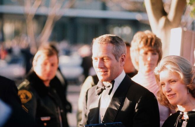 1974 | Paul Newman e Joanne Woodward à chegada da carimónia.