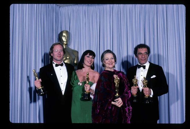 1986 | William Hurt com Anjelica Huston, Geraldine Page e Sidney Pollack 