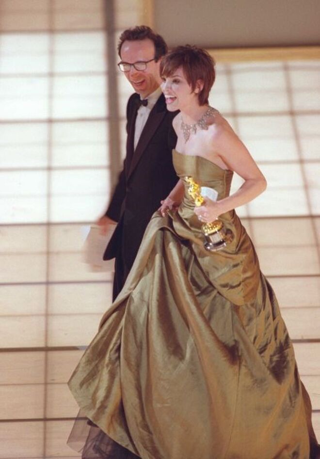 2000 | Hilary Swank, vencedora do Óscar de Melhor Atriz pelo seu papel no filme "Os rapazes nunca choram" com Roberto Benigni.