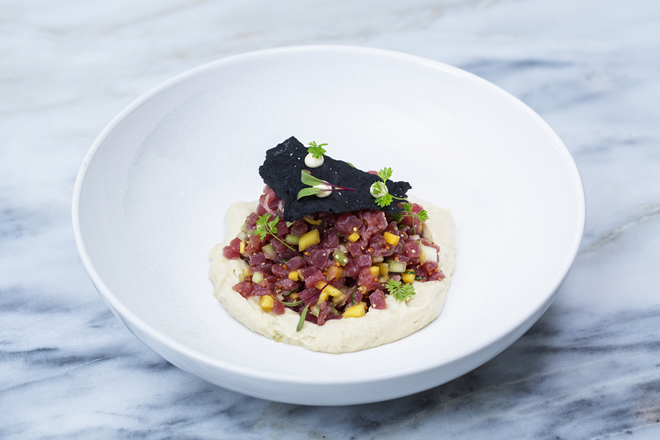 Obrigatório: Tártaro de Atum (€17) no Delidelux