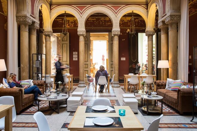 Less by Miguel Castro e Silva [Embaixada, Praça do Príncipe Real, 26, Lisboa]