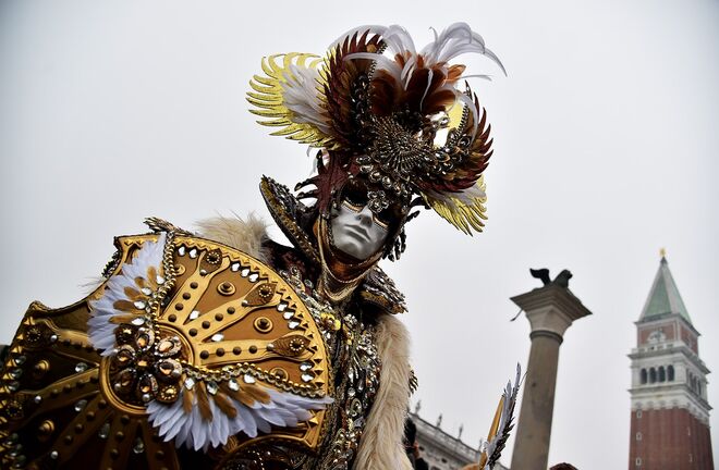 2. | Carnaval de Veneza, Itália