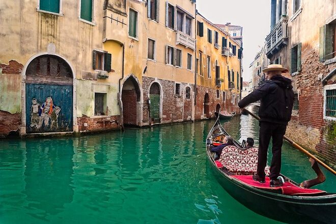 2. | Veneza, Itália