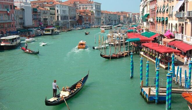 2. | Veneza, Itália