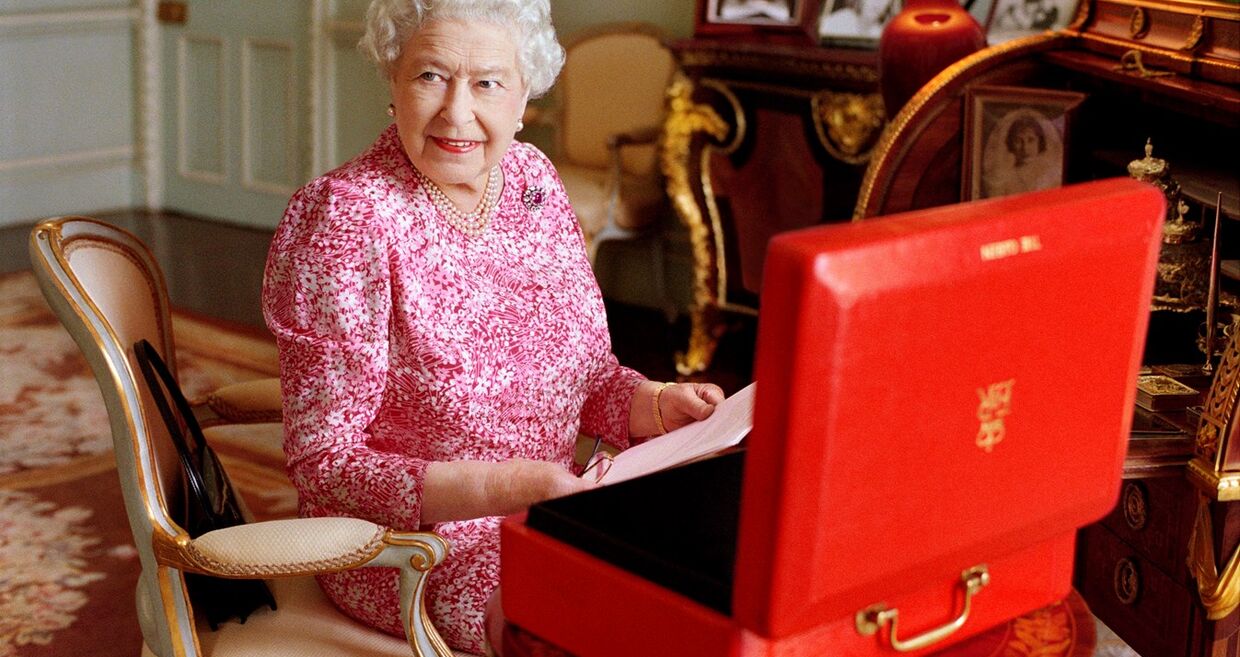 Rainha Isabel II no Palácio de Buckingham