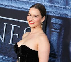 Emilia Clarke, o novo rosto Dolce & Gabbana