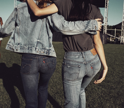 É oficial: estes vão ser os jeans it de 2017
