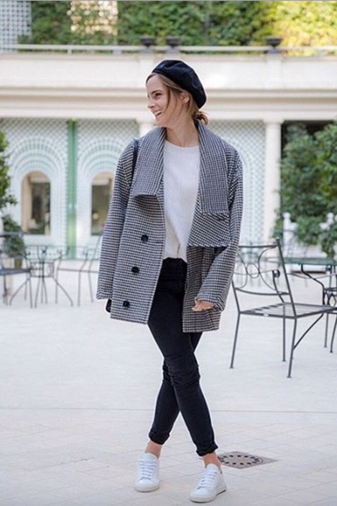 Paris | com Casaco de Stella McCartney, Camisola de Filippa K, boina Maison Michel e sapatos Good Guys Don't Wear Leather