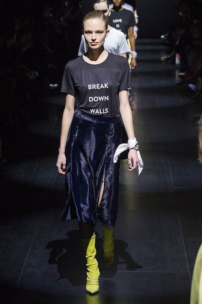 ‘Break Down Walls’: No desfile Prabal Gurung de Nova Iorque