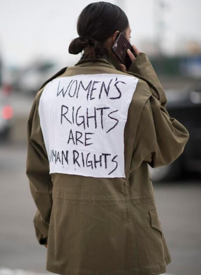 Street Style na semana de moda de Nova Iorque (‘Women’s rights are human rights’)