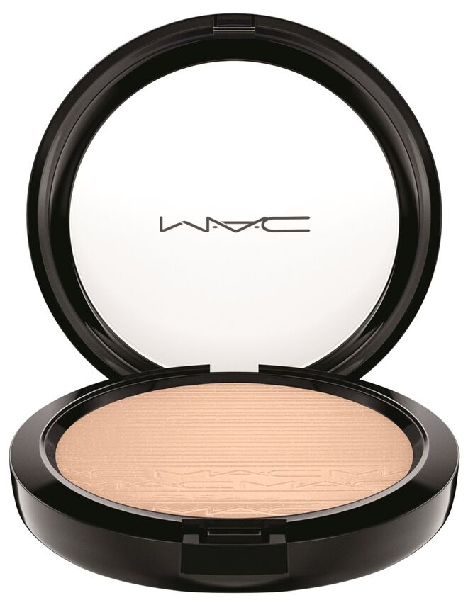 In The Spotlight Extra Dimension Skinfinish no tom Show Beaming Blush Pink that breaks Gold, €29,50, M.A.C