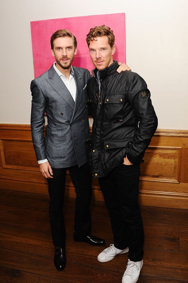 Dan Stevens com Benedict Cumberbatch