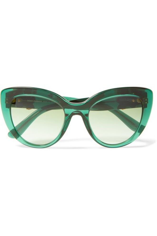 Óculos de sol, €600, Dolce & Gabbana, em www.net-a-porter.com