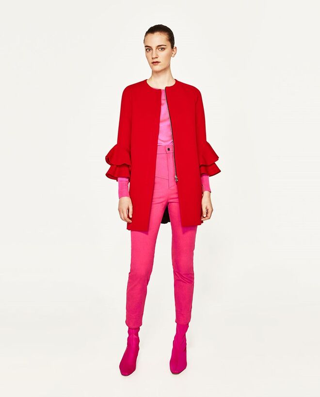 Sobretudo com manga em folho, €79,95, Zara