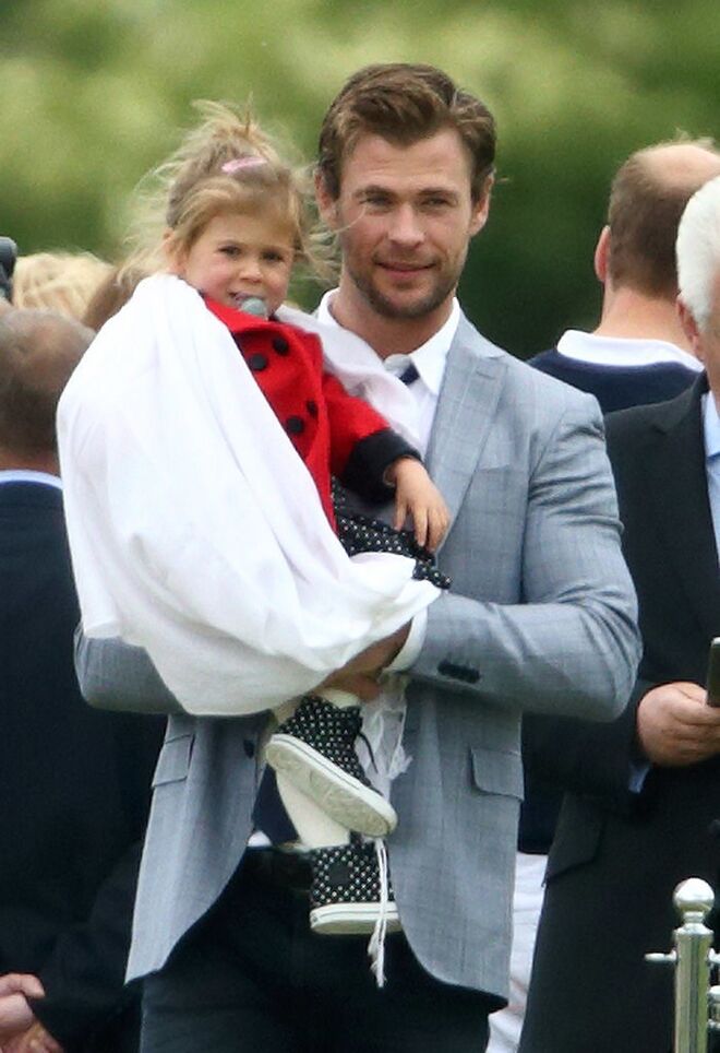 Chris Hemsworth com a filha India Rose