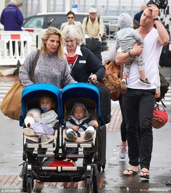 Chris Hemsworth e Eva Pataky com os filhos India Rose, Troian e Sasha