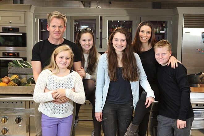 Gordon e Tana Ramsey com os filhos Matilda, Megan Jane, Holly Anna e Jack Scott
