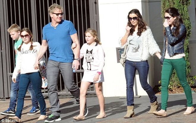 Gordon e Tana Ramsey com os filhos Matilda, Megan Jane, Holly Anna e Jack Scott