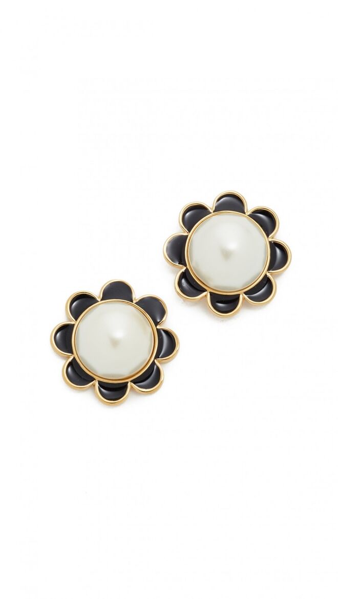 Brincos em metal lacado, €54,50, Kate Spade