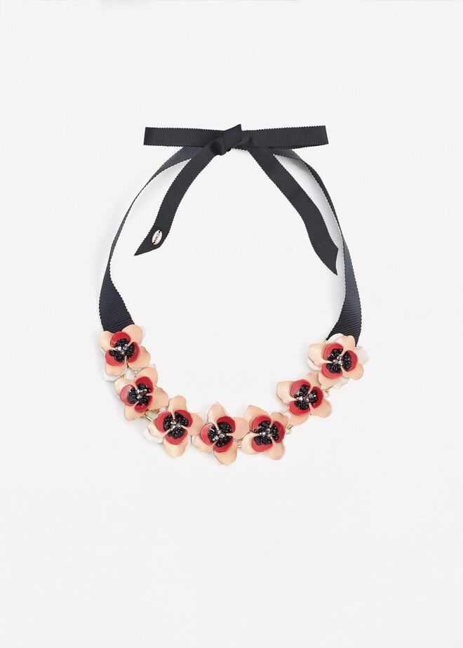 Colar em aço com aplicações, €19,99, Mango