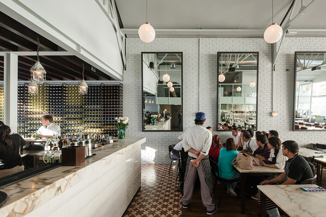 O interior do Cais da Pedra