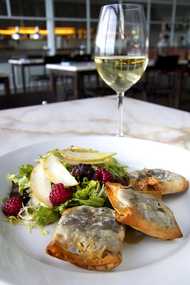 Folhado de queijo de cabra, 8,50 euros