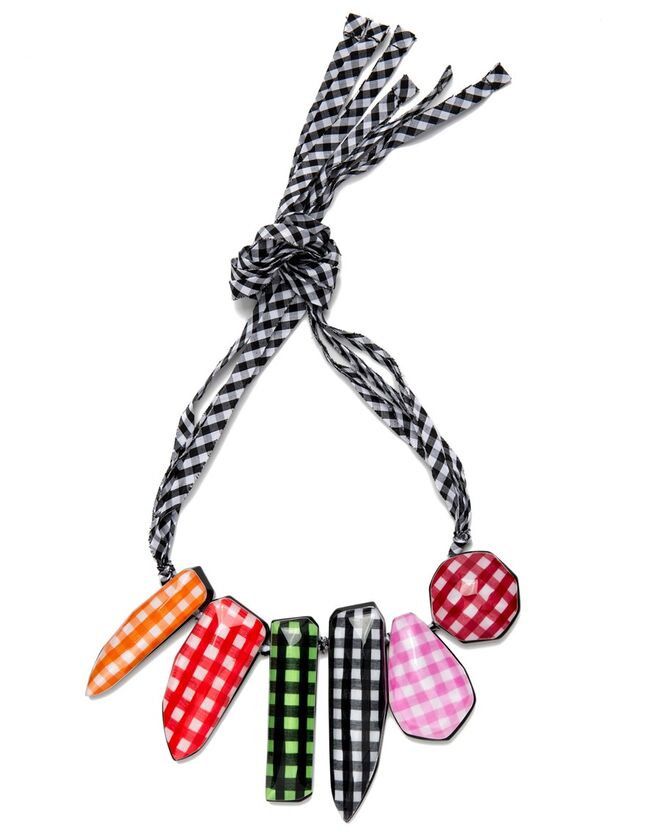 Colar, €95, BIMBA Y LOLA