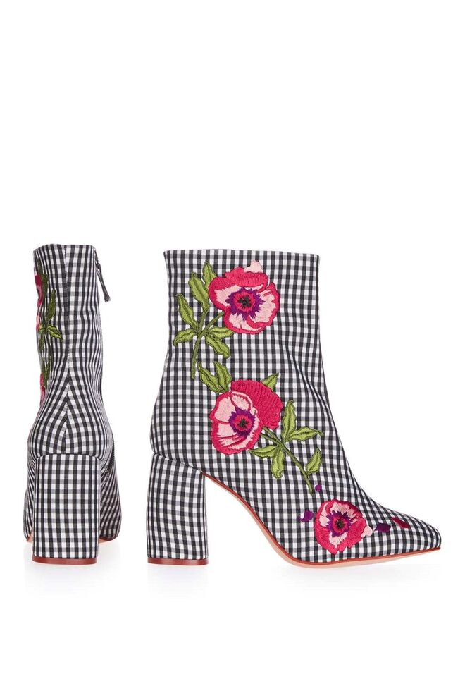 Botins, €125, Topshop