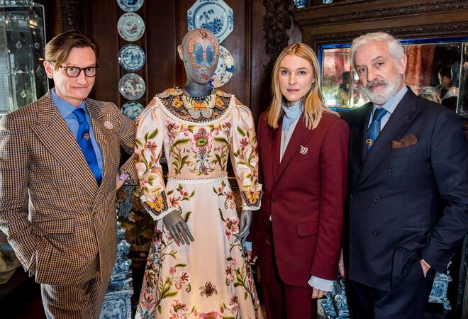 Hamish Bowles, Lady Burlington e Patrick Kinmonth na inauguração da exposição