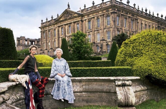 Stella Tennant e Deborah Devonshire, em Chatsworth (Fotografia de Mario Testino)