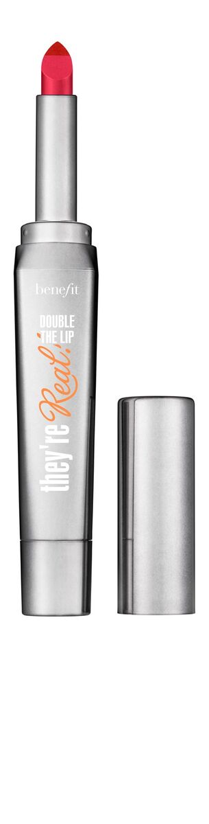 They’re Real Double The Lip no tom Revved Up Red, Benefit (preço sob consulta)