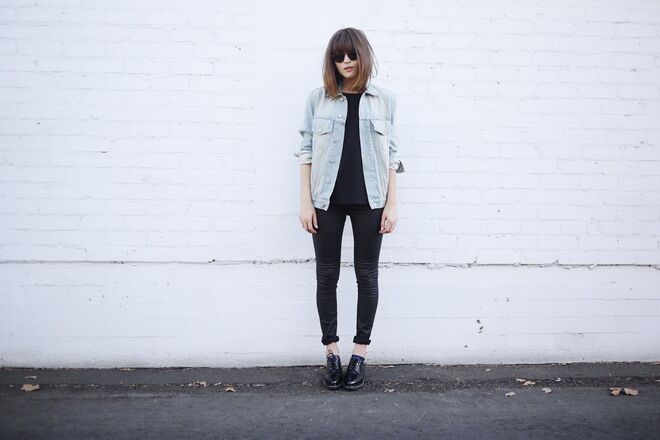 7. Quando fotografar looks, opte por um background simples