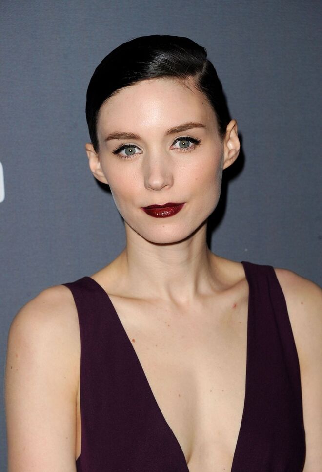 ROONEY MARA | O mesmo aconteceu a esta atriz cujo nome verdadeiro é Patricia Rooney Mara.