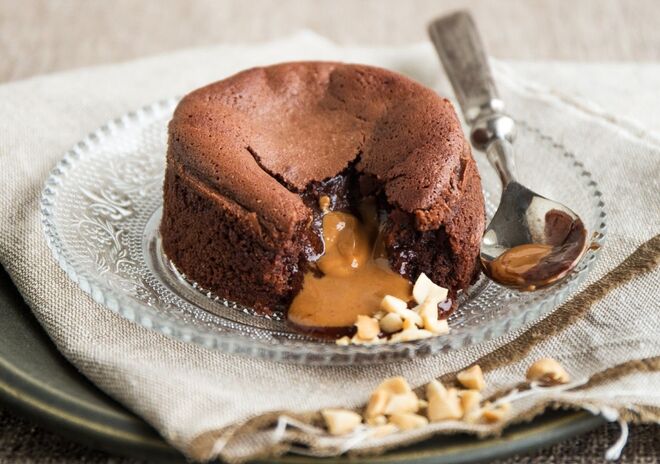 4. Comer o bolo de cacau ao vapor do Cento e Quatro